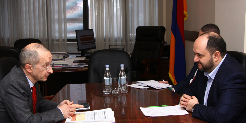RA Minister of Education, Science, Culture and Sports Arayik Harutyunyan receives the Rector of the French University of Armenia Jean-Marc Lavest