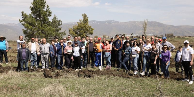 Վահրամ Դումանյան․ «Իմ հույսն ու երազանքն էլ այն են, որ տնկածս շիվերը մեծանան հզոր հայրենիքում»