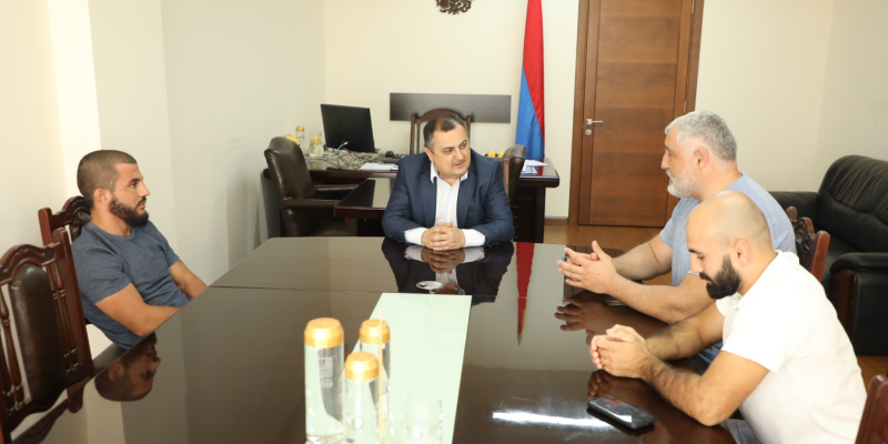 Կարեն Գիլոյանն ընդունել է MMA-ի մարզիկ Վարշամ Գևորգյանին