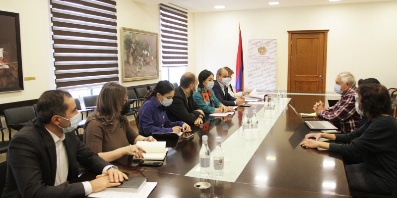 Քննարկումներ հանրակրթության մասին օրենքի փոփոխությունների վերաբերյալ