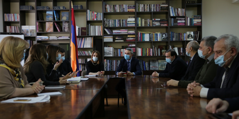 Աշխատանքային խումբը քննարկել է Չարենցի 125-ամյակին նվիրված ծրագրերը
