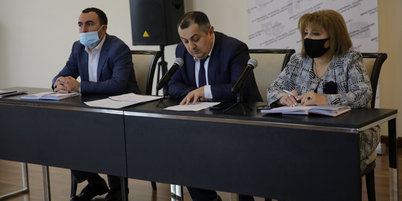 ԿԳՄՍ նախարարի տեղակալ Կարեն Գիլոյանը քննարկում է ունեցել մանկապատանեկան մարզադպրոցների ներկայացուցիչների հետ