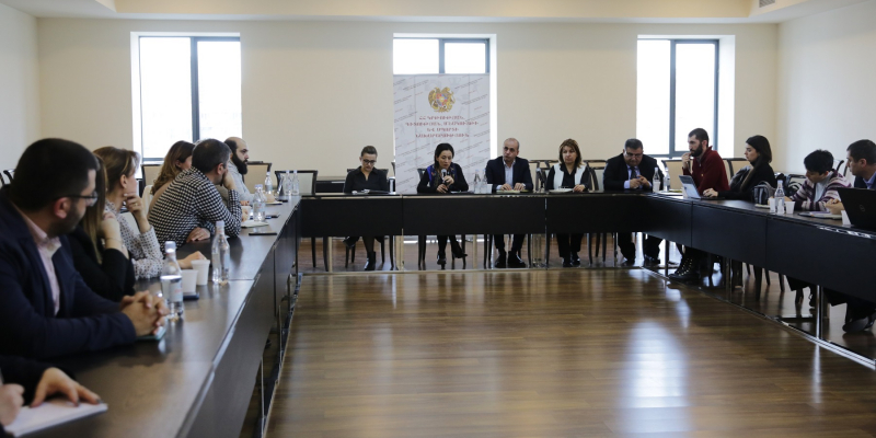 Քննարկում՝ բնագիտամաթեմատիկական (ԲՏՃՄ) առարկաների ուսուցման բարելավման նպատակով