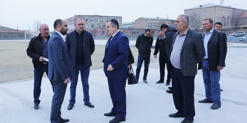 Վազքուղու կառուցման հիմնային աշխատանքներն ավարտվել են. Կարեն Գիլոյանն այցելել է Արտաշատի քաղաքային մարզադաշտ