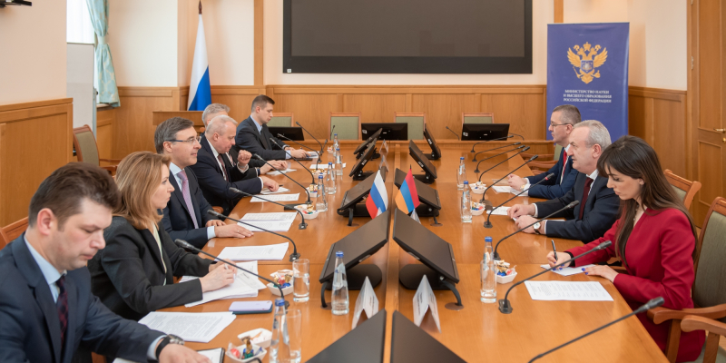 ՀՀ ԿԳՄՍ նախարար Վահրամ Դումանյանը հանդիպում է ունեցել ՌԴ գիտության և բարձրագույն կրթության նախարար Վալերի Ֆալկովի հետ