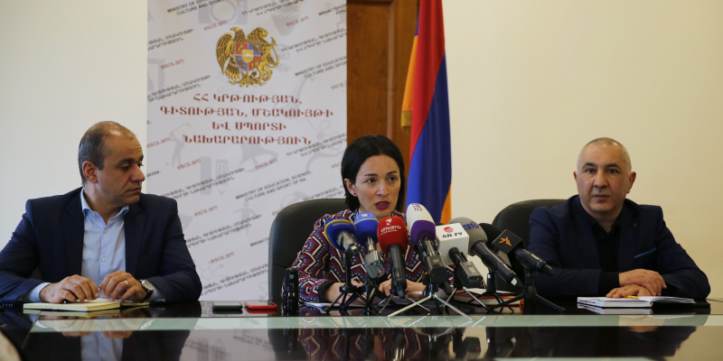 Վերջին դաս, ուսուցչի աշխատավարձի բարձրացում` կամավոր ատեստավորմամբ. Ժաննա Անդրեասյանի ասուլիսը
