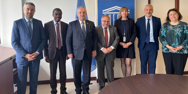 ՀՀ ԿԳՄՍ նախարար Վահրամ Դումանյանը հանդիպել է ՅՈՒՆԵՍԿՕ-ի գլխավոր տնօրենի մշակույթի հարցերով տեղակալ Էռնեստո Օտտոնեի հետ