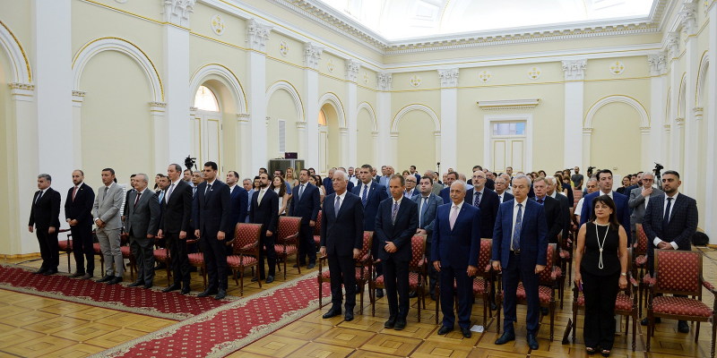ՀՀ նախագահը մրցանակ է հանձնել դոկտոր Լեոն Սթոկին