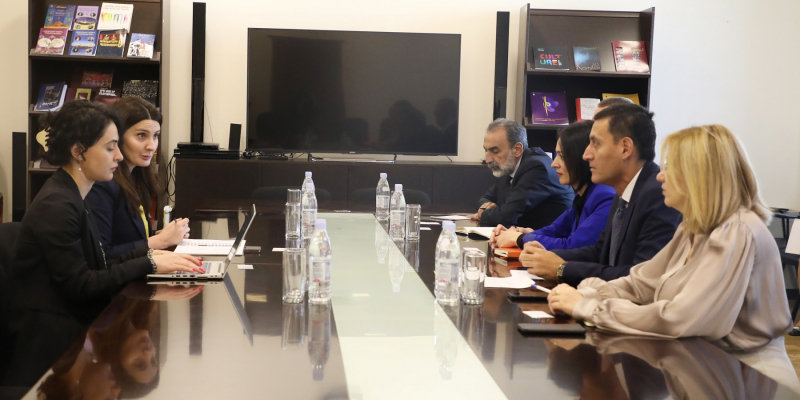 Officials of the sector receive the Delegation of the European Bank for Reconstruction and Development