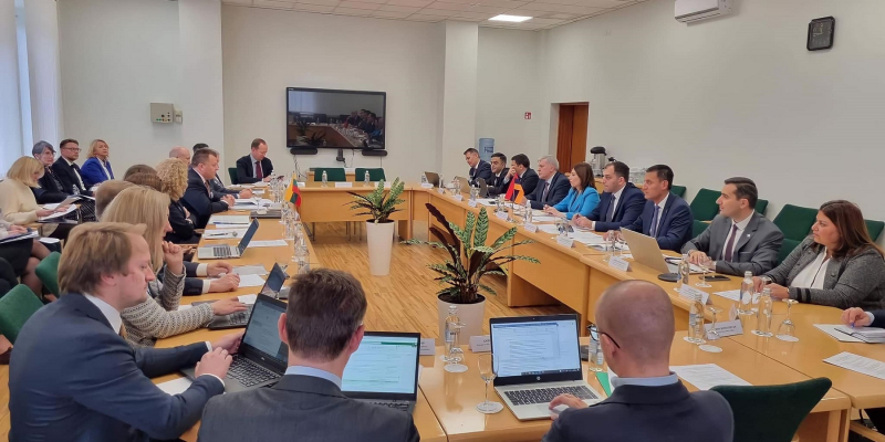 Նախարարի տեղակալ Արթուր Մարտիրոսյանը մասնակցում է հայ-լիտվական միջկառավարական հանձնաժողովի նիստին