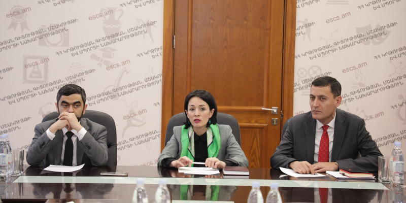 Բարձրագույն կրթության ոլորտում նախատեսվող փոփոխությունները պահանջում են միասնական մոտեցում. ԿԳՄՍ նախարարն հանդիպել է ՀՀ պետական բուհերի ռեկտորների հետ