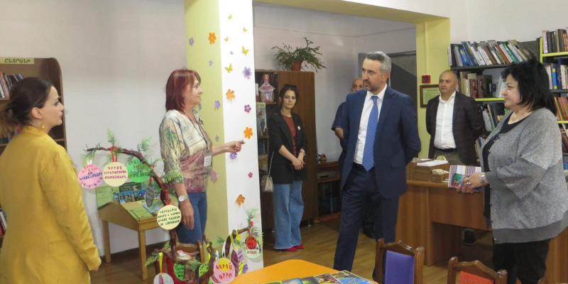 Արա Խզմալյանն այցելել է Սյունիքի մարզի կրթամշակութային հաստատություններ