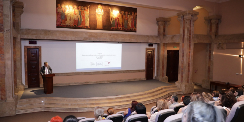 A conference of French language teachers is held in Armenia