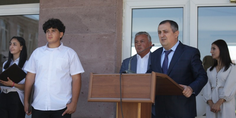 «Սպորտում հաղթում են նախևառաջ գիտելիքով». Կարեն Գիլոյանը մասնակցել է ԵՕՀՊՄ քոլեջի՝ սեպտեմբերի 1-ի միջոցառմանը