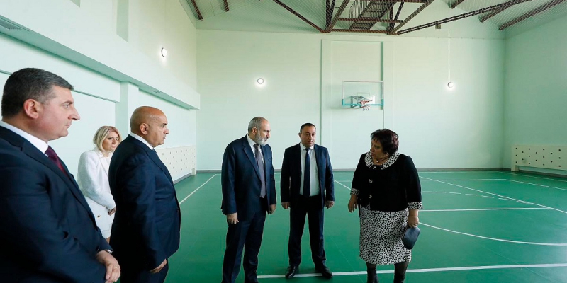 Վարչապետը Եղեգնաձորի նորակառույց թիվ 1 հիմնական դպրոցում ծանոթացել է աշակերտների համար ստեղծված պայմաններին