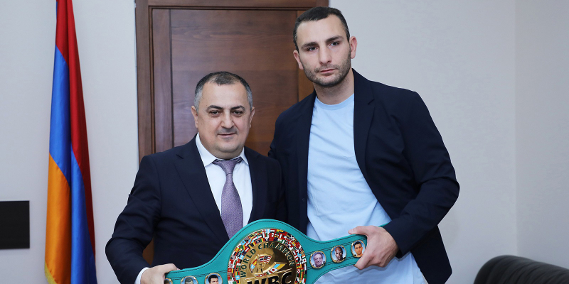 Կարեն Գիլոյանն ընդունել է WBC վարկածով առաջին ծանր քաշային կարգում աշխարհի չեմպիոն Նոել Միքայելյանին
