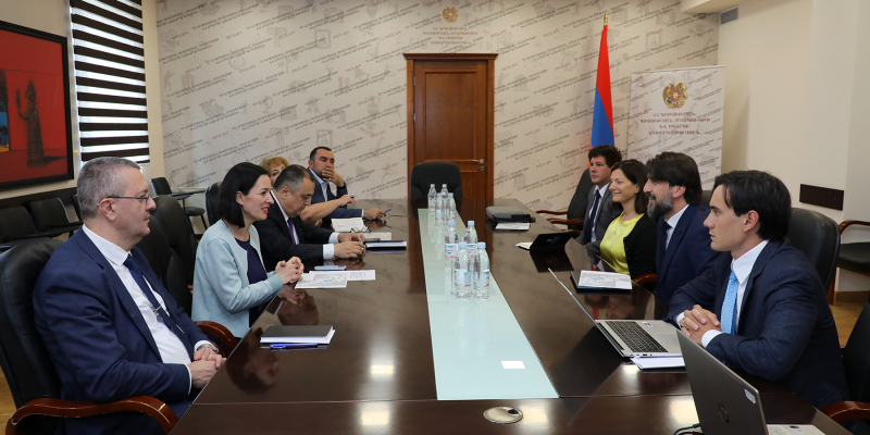 The possibility of holding a multi-day road cycling tournament in Armenia is discussed