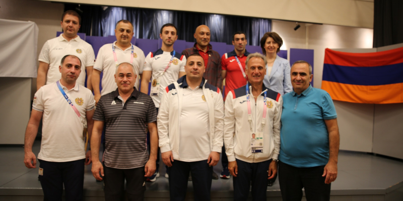 «Հպարտ եմ արծաթե մեդալը նվաճելու առիթով». Արթուր Դավթյանը Փարիզում գործող «Հայաստանի օլիմպիական տանը» հանդիպել է երկրպագուների հետ