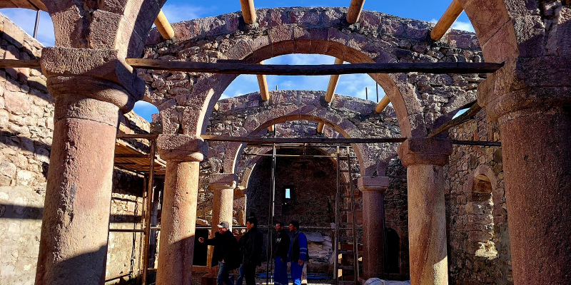 Շրջայց Սրվեղ վանական համալիր և Կիրանցի Սբ. Երրորդություն եկեղեցի հուշարձաններում