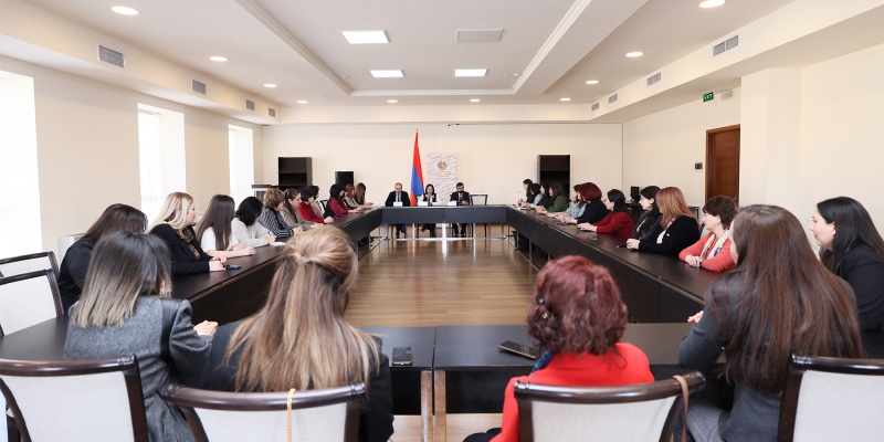 Ակադեմիական միջավայրում առաջխաղացումը պետք է հիմնված լինի բացառապես արժանիքների վրա․ Ժաննա Անդրեասյանը հանդիպել է կին գիտնականներին