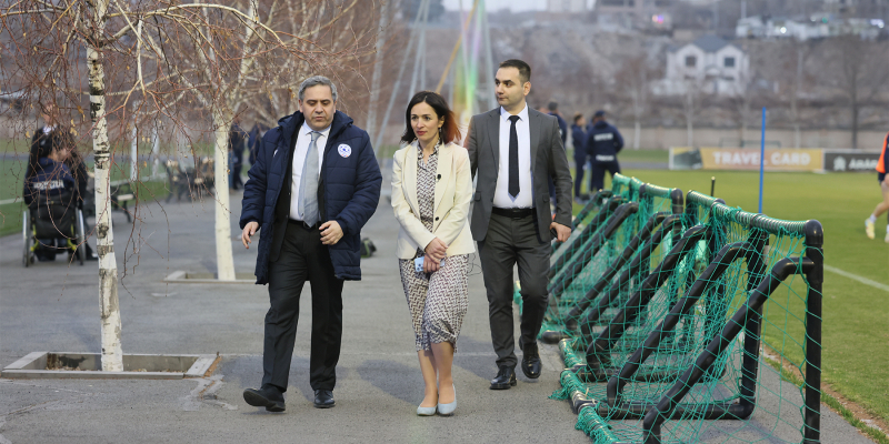 Minister Zhanna Andreasyan watches the training session of the Armenian national football team
