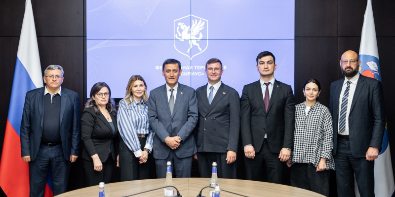 ԿԳՄՍ նախարարի տեղակալ Արթուր Մարտիրոսյանն այցելել է «Սիրիուս» կրթական կենտրոն