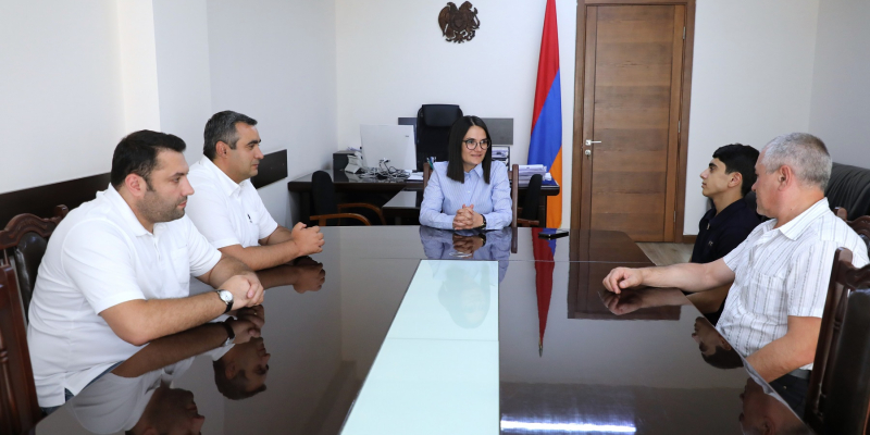 ԿԳՄՍ նախարարի տեղակալ Հասմիկ Ավագյանն ընդունել է Համաշխարհային համալսարանական ամառային խաղերի չեմպիոն Համլետ Մանուկյանին