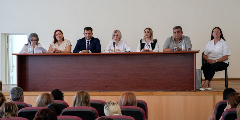 Արմավիրի մարզում 654 ուսուցիչ ատեստավորվել է, 42-ն ունի տարակարգ. օգոստոսյան խորհրդակցություն