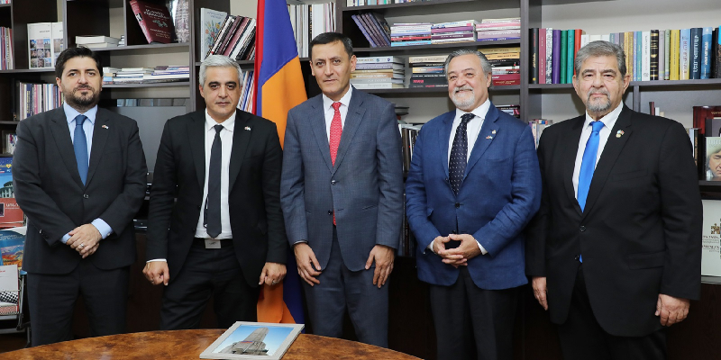 Արթուր Մարտիրոսյանն ընդունել է Ռոսարիոյի պետական համալսարանի ռեկտորին