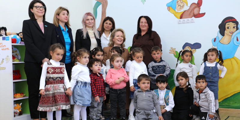 Բելգիայի թագուհին ԿԳՄՍ նախարարի տեղակալի ուղեկցությամբ այցելել է Ծաղկունքի նախակրթարան