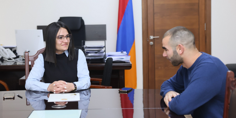 Հասմիկ Ավագյանն ընդունել է բռնցքամարտի WBL, WBF և WBO վարկածով  աշխարհի չեմպիոն Յուրի Սաքունցին