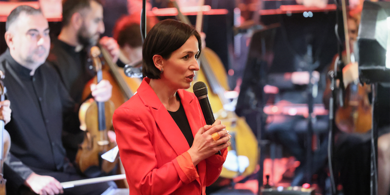 Շնորհակալ ենք, որ շարունակում եք ստեղծագործել. Ժաննա Անդրեասյանը ներկա է եղել Հովհաննես Չեքիջյանի ծննդյան 97-ամյակին նվիրված համերգին