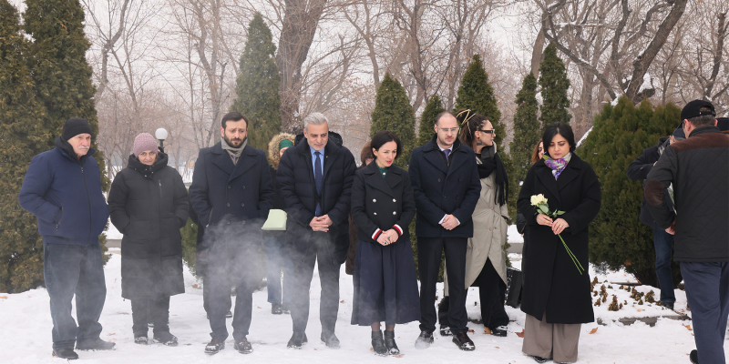 Այցելություն Սերգեյ Փարաջանովի շիրիմին․&nbsp;այսօր նրա ծննդյան օրն է