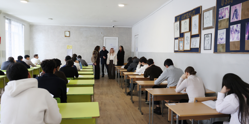 Արաքսիա Սվաջյանը հետևել է ավարտական քննության ընթացքին