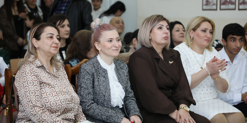 Ֆերիկի դպրոցականները Թումանյանի &laquo;Շունն ու կատուն&raquo; բեմականացրել են եզդիերենով