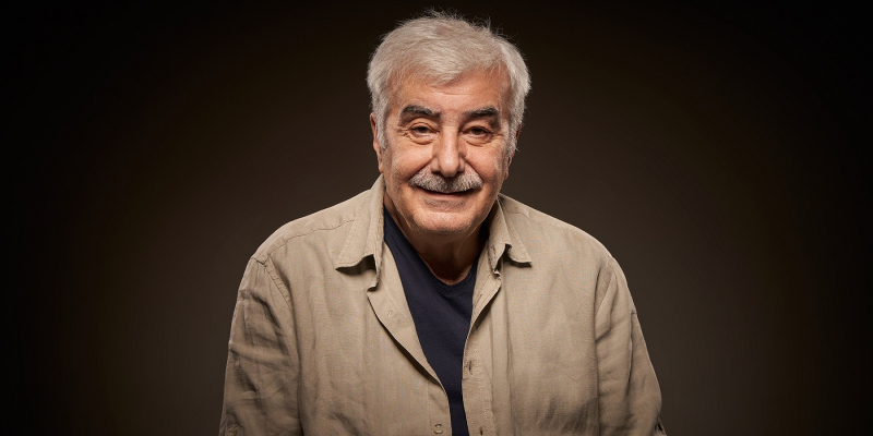 Երևանի կամերային թատրոնի հիմնադիր Արա Երնջակյանը նշում է ծննդյան 75-ամյակը