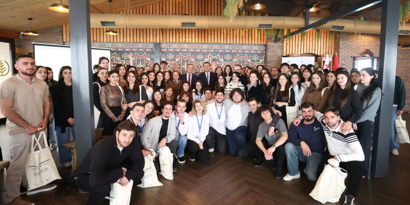 Հայ-վրացական երիտասարդական ճամբարին մասնակցում են ԿԳՄՍ նախարարի տեղակալն ու մի խումբ հայ երիտասարդներ