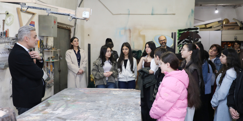 Թատերական շաբաթ. Երևանի թիվ 161 դպրոցի աշակերտների այցը Գաբրիել Սունդուկյանի անվան ազգային ակադեմիական թատրոն