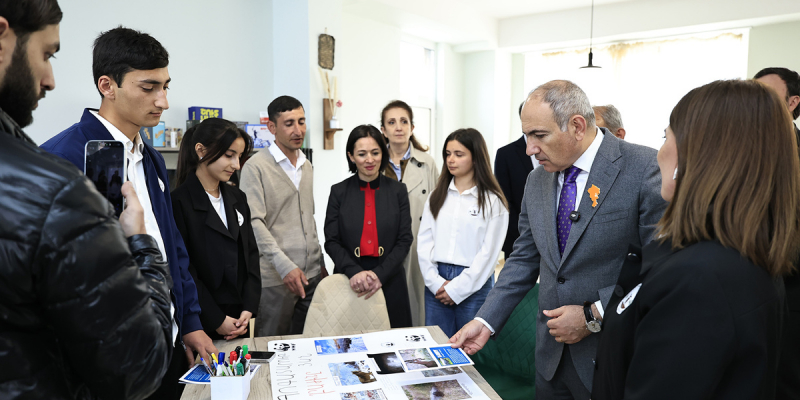 Վարչապետն այցելել է Վայոց ձորի և Արարատի մարզերի մի շարք կրթական հաստատություններ