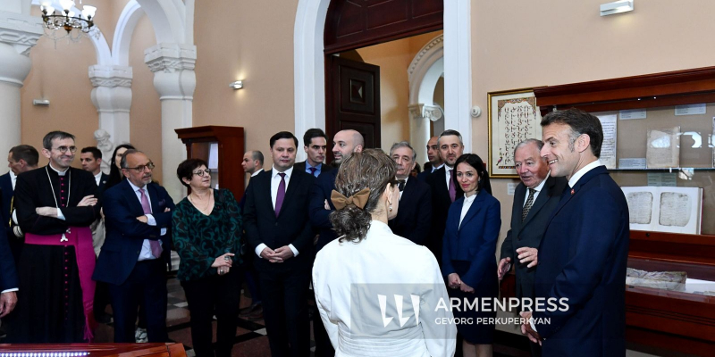 Ֆրանսիայի նախագահ Էմանուել Մակրոնն այցելել է Մատենադարան