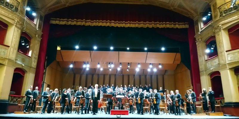 Хор «Овер» выступил с концертами с Сицилийским симфоническим оркестром