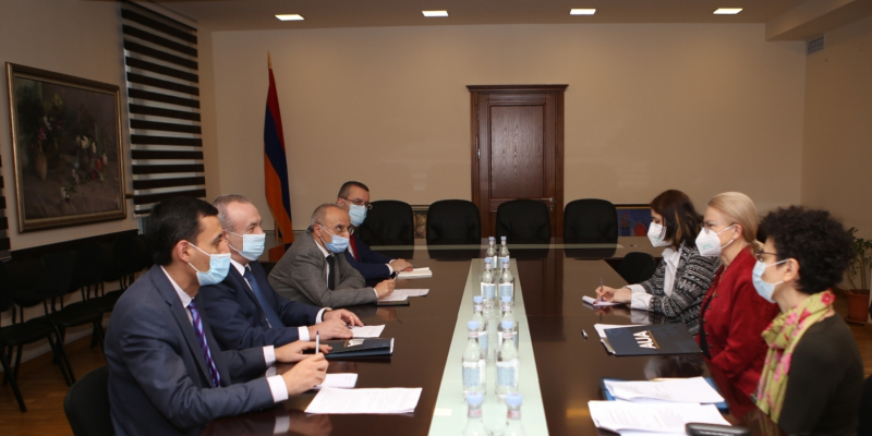 RA ESCS Minister Vahram Dumanyan receives President of the American University of Armenia Karin Markides