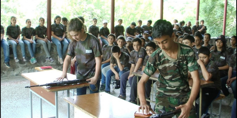 Հանրային քննարկման է ներկայացվել 11-րդ դասարանի աշակերտների ռազմամարզական ճամբարի կարգը