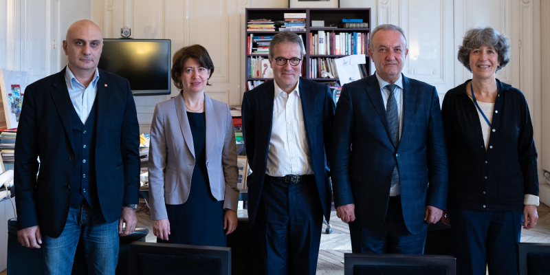Vahram Dumanyan has a meeting with the CEO of the Greater Paris University Hospitals Martin Hirsch