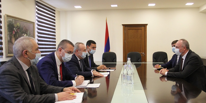 Armenian-Belarusian collaboration at the core of the meeting between the Minister and the Ambassador