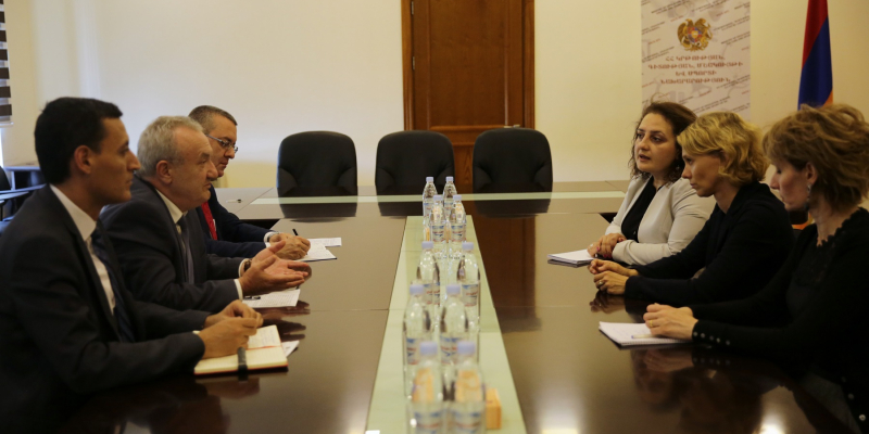 հետ ESCS Minister has a meeting with the Director of the World Bank Office in Armenia