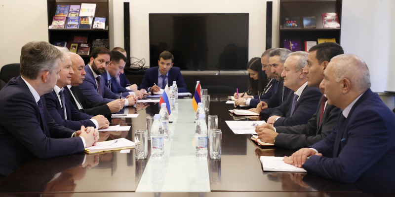 Minister Vahram Dumanyan receives the delegation of the Russian Federation