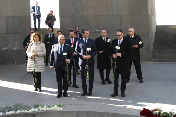 Министр культуры Италии посетил Музей-институт Геноцида армян