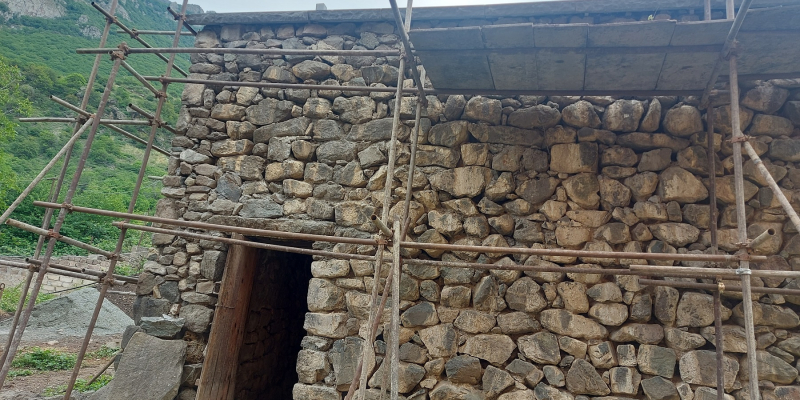 Մեկնարկել են ՀՀ Սյունիքի մարզի Համլետավան գյուղի 17-18-րդ դարի մատուռ-դամբարանի վերականգնման աշխատանքները