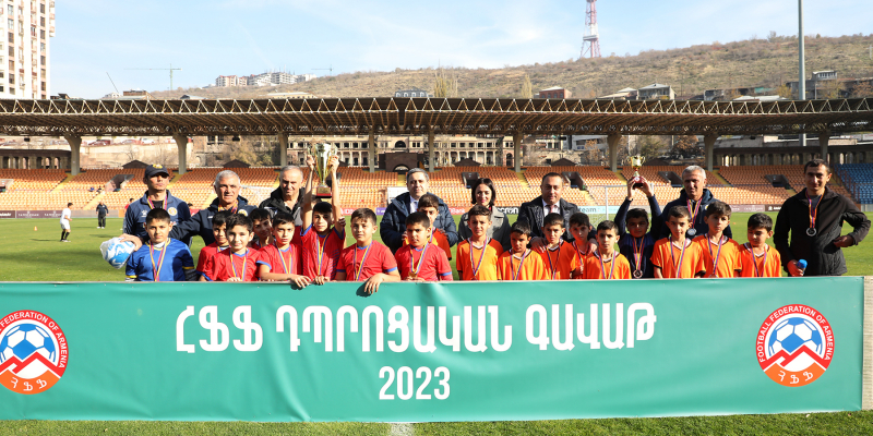 «Կարևորն այն է, որ երեխաները ֆուտբոլ են խաղում». ԿԳՄՍ նախարարը ներկա է եղել «Դպրոցականների գավաթ-2023» մրցաշարի եզրափակիչներին